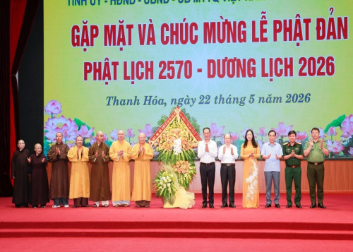 Video : Lãnh đạo tỉnh gặp mặt, chúc mừng chư Tăng Ni nhân Đại lễ Phật đản PL.2570